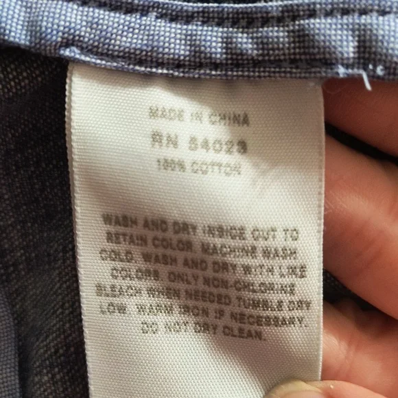 Gap Denim Blue Jean Jacket, Women's Medium, Buttons And Distressed Detail - Picture 16 of 16